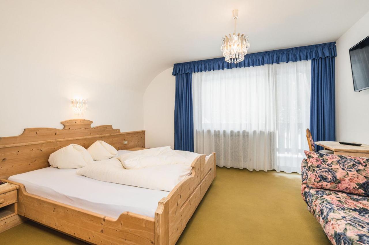 Wolf Hotel 3*